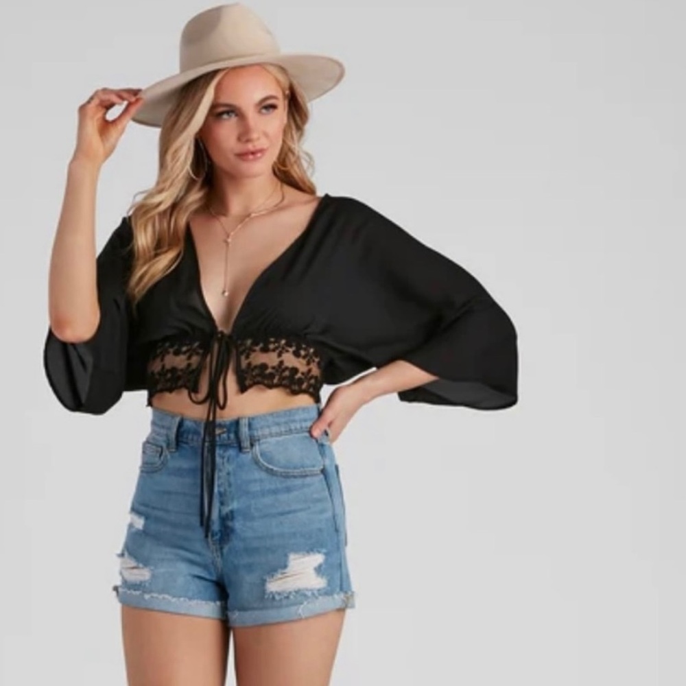 ⭐️*3 for $10* NEW Windsor Country Road Lace TopBlack Size Large